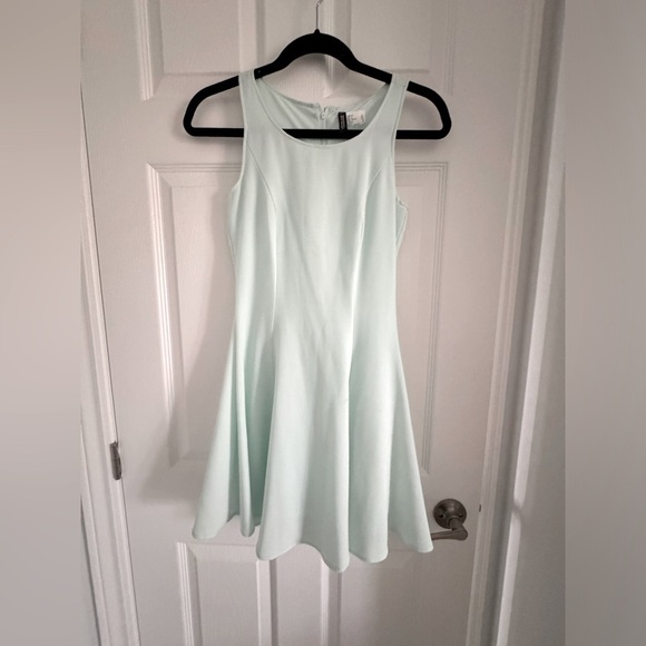 Dresses & Skirts - H&M Mint Green Dress